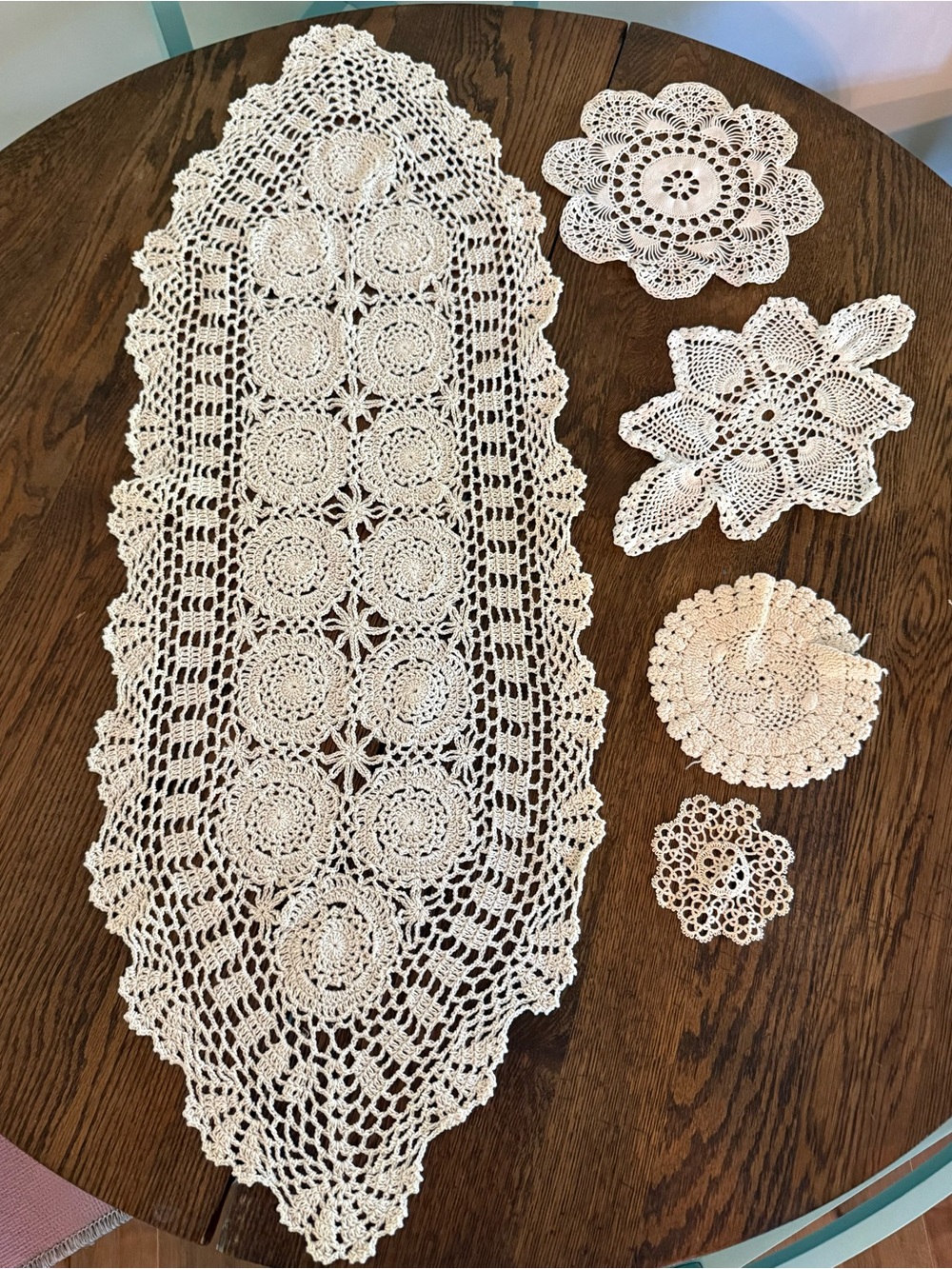 Vintage Doily Crochet Lace Table Runner set